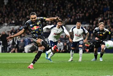 Tottenham vs Leeds United (02:00 – 12/05)